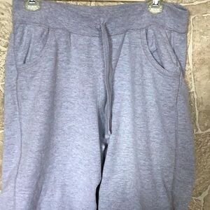 Hanes Jogger Capris. Z16
